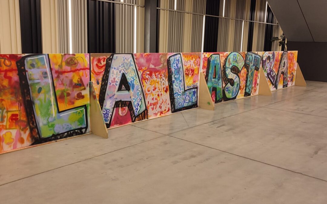 Mural fiestas de la Lastra en Oalma Center
